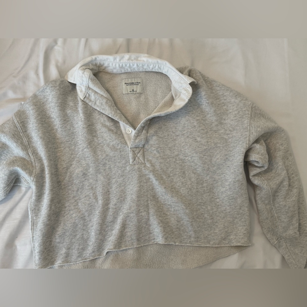 Abercrombie & Fitch Light Gray Fleece Pullover